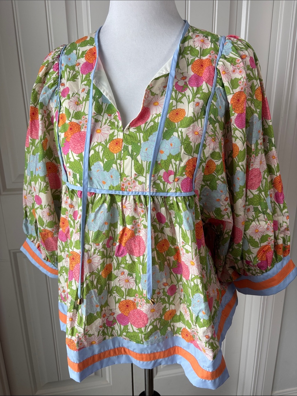 ENTRO 🩷❤️ Floral Peasant Tunic in Green, Pink, Orange with Blue Trim